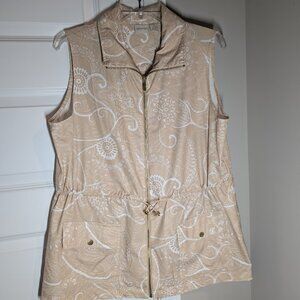 Sleeveless Lightweight jacket